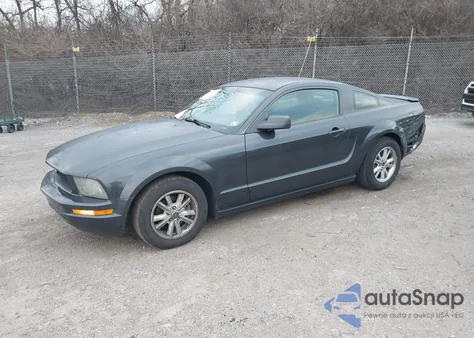 2007 Ford Mustang V6 Deluxe/V6 Premium z USA, uszkodzony, nr VIN 1ZVHT80N375239234